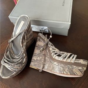 BCBGMAXAZRIA Wedges Size 8 B
